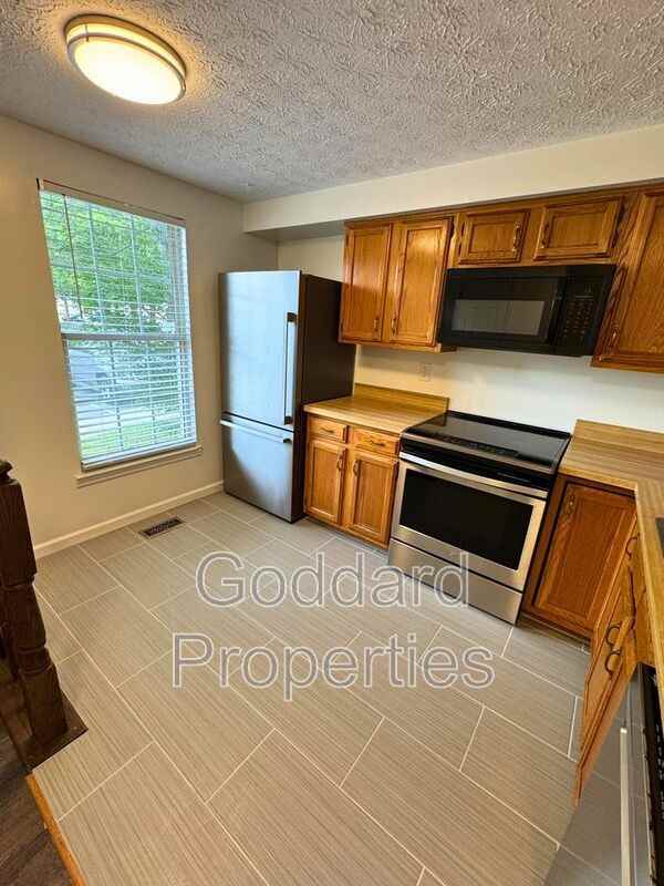 1353 E Spring Meadow Ct - Photo 3 of 15