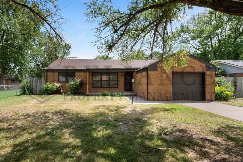 7315 W Galoway Ave - Photo 2 of 28
