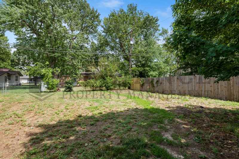 7315 W Galoway Ave - Photo 6 of 28