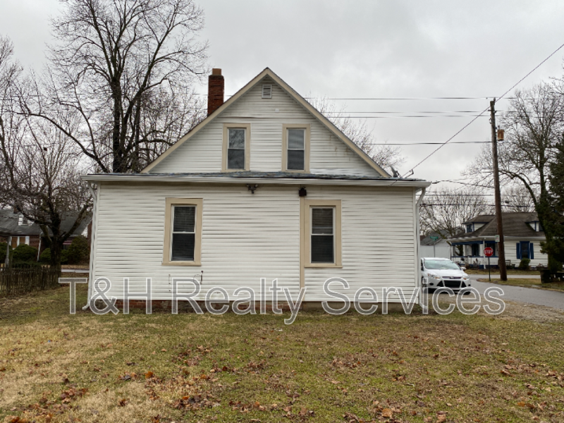 102 N Muessing St - Photo 3 of 17