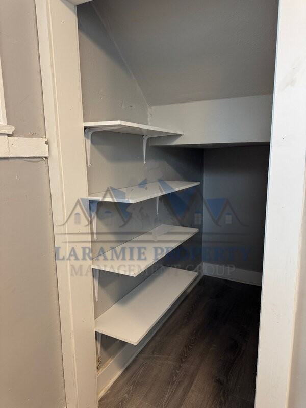 511 1/2 E Lewis St - Photo 7 of 14