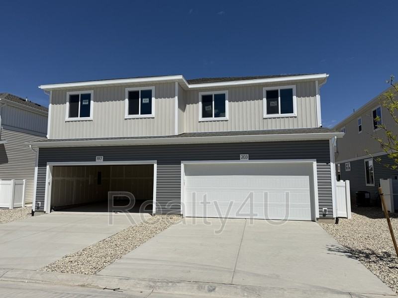 203 E Arcade Dr - Photo 5 of 32