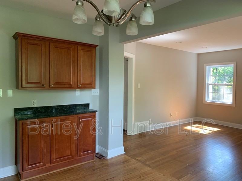 610 Darlington Rd Ne - Photo 4 of 17