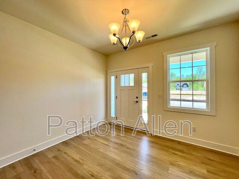 117 N Christie Ct - Photo 3 of 48