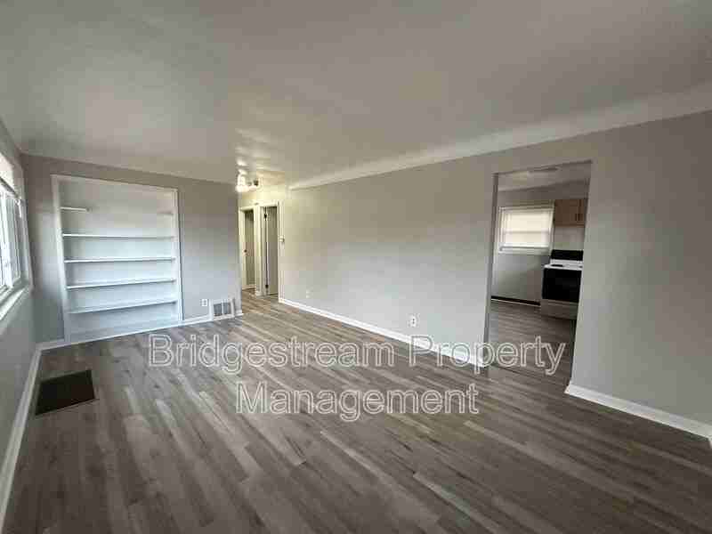 3748 Saint James Ave - Photo 2 of 9