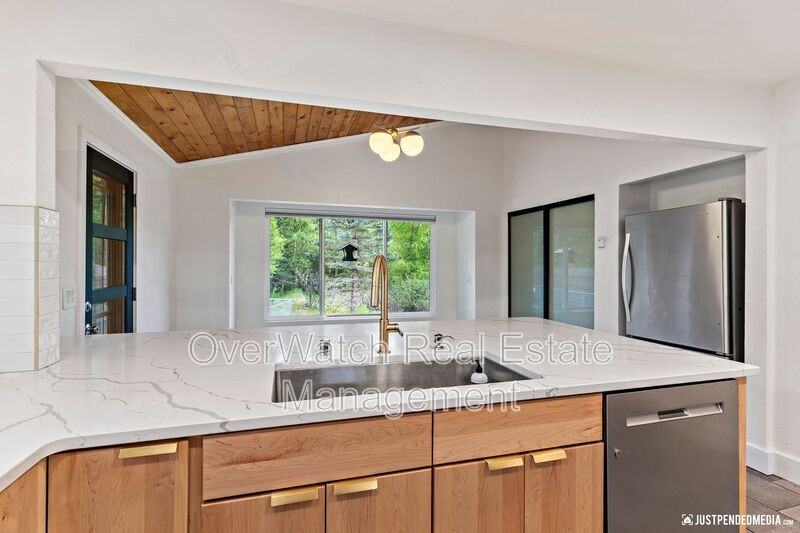 4720 Talus Dr - Photo 3 of 25