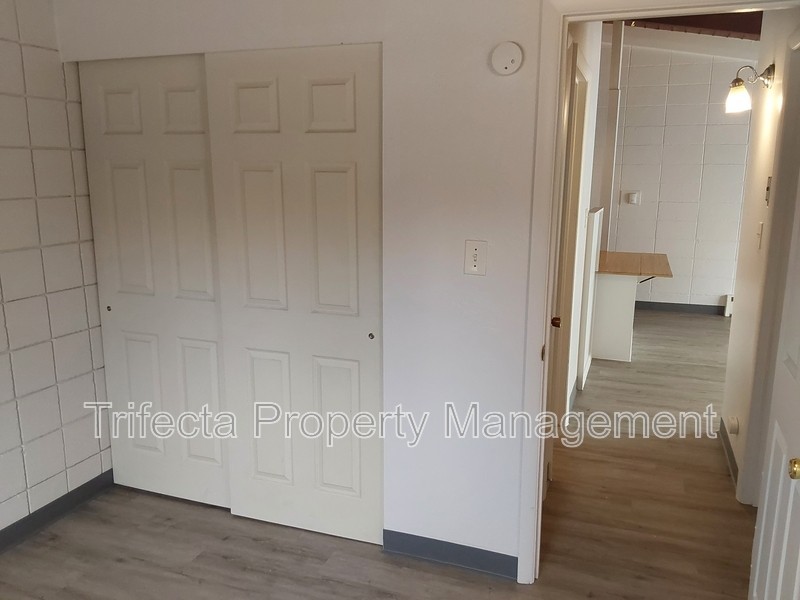 604 Parker St Apt B - Photo 7 of 15