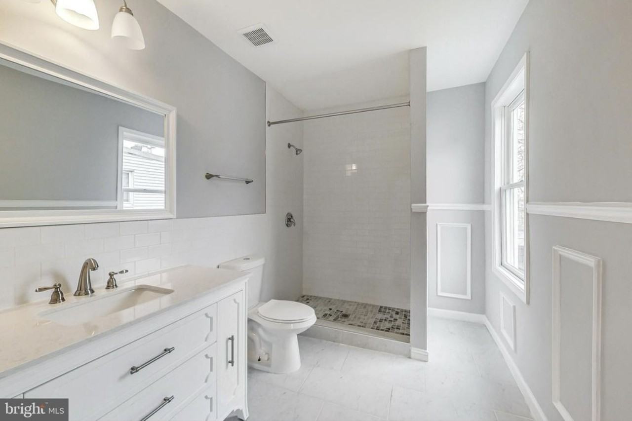 1606 U St Se #1 - Photo 3 of 10