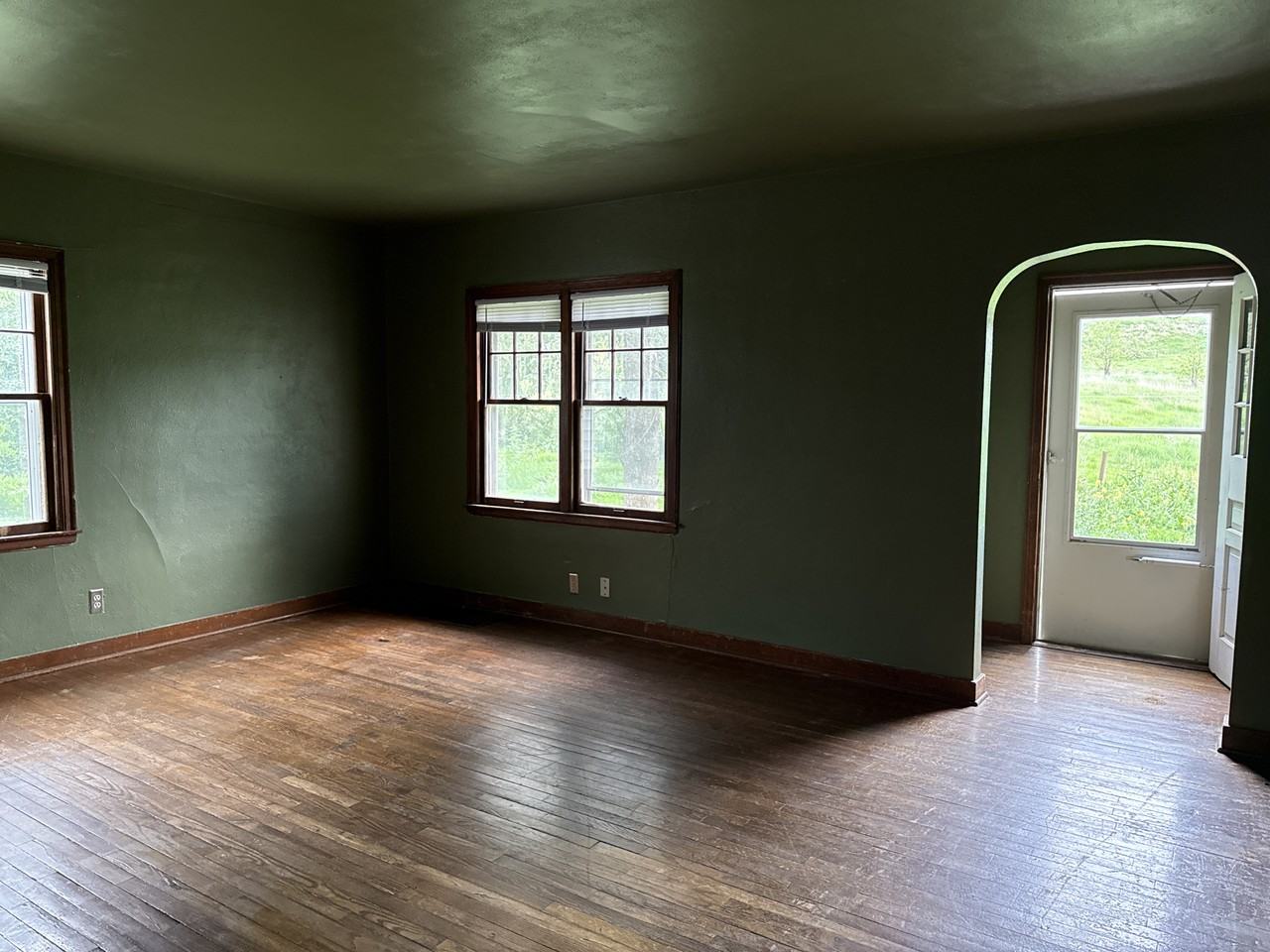 1625 110th St - Photo 3 of 10