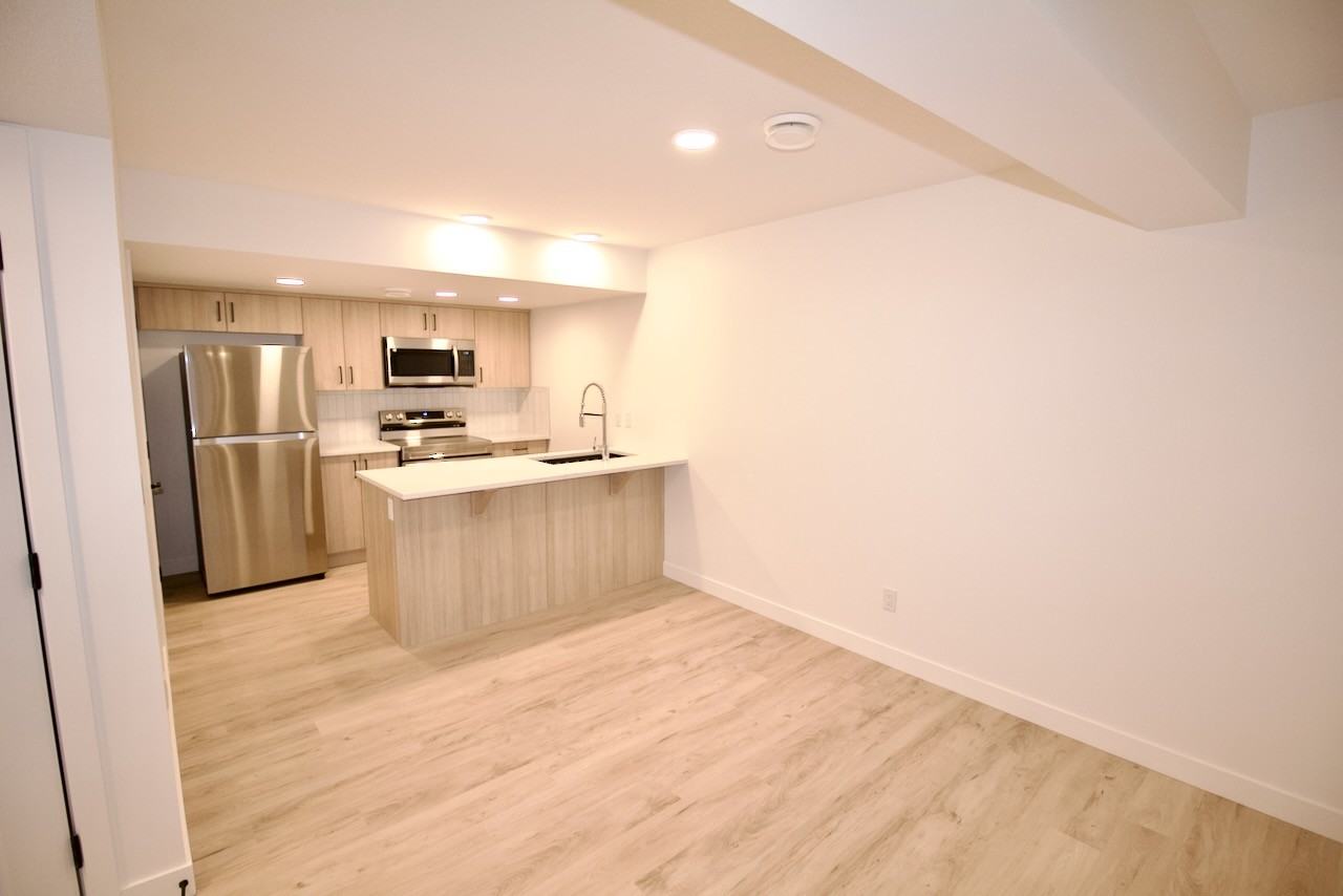 6324 Bsmt27 Ave Sw - Photo 3 of 13