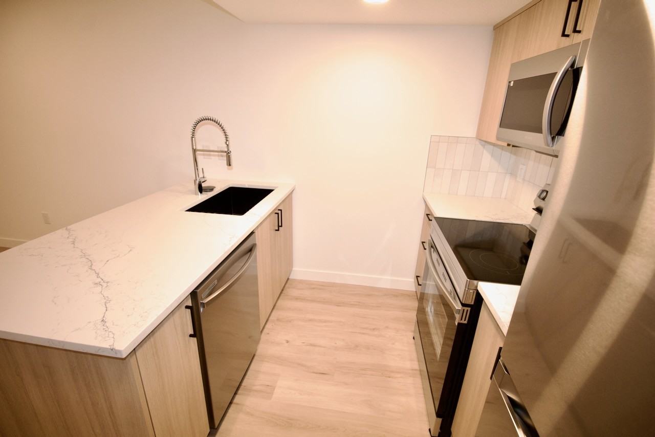 6326 Bsmt27 Ave Sw - Photo 4 of 13