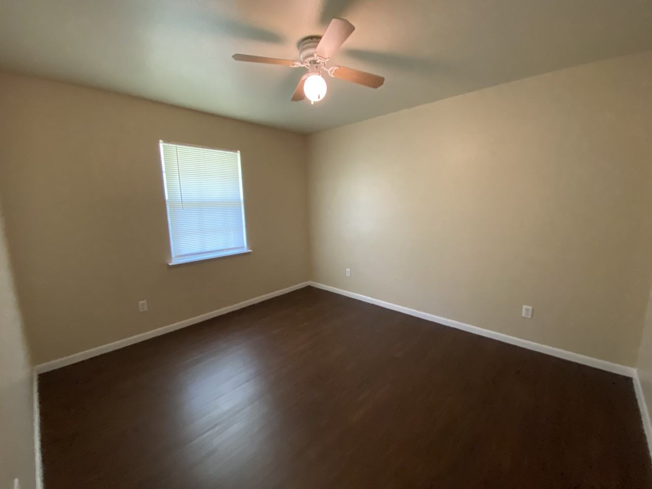 605 Commerce St - Photo 5 of 5