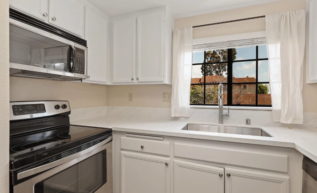 2838 Andover Ave #2838 - Photo 3 of 13