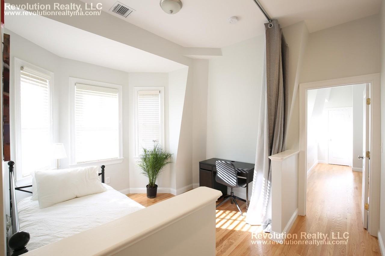 20 George St #2L - Photo 3 of 8