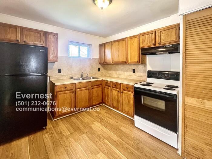 1320 Adams St - Photo 2 of 13