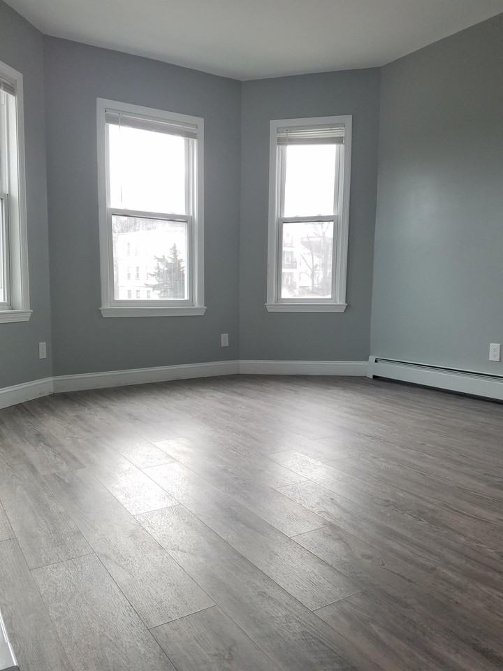 424 Bowdoin Street - Photo 5 of 10