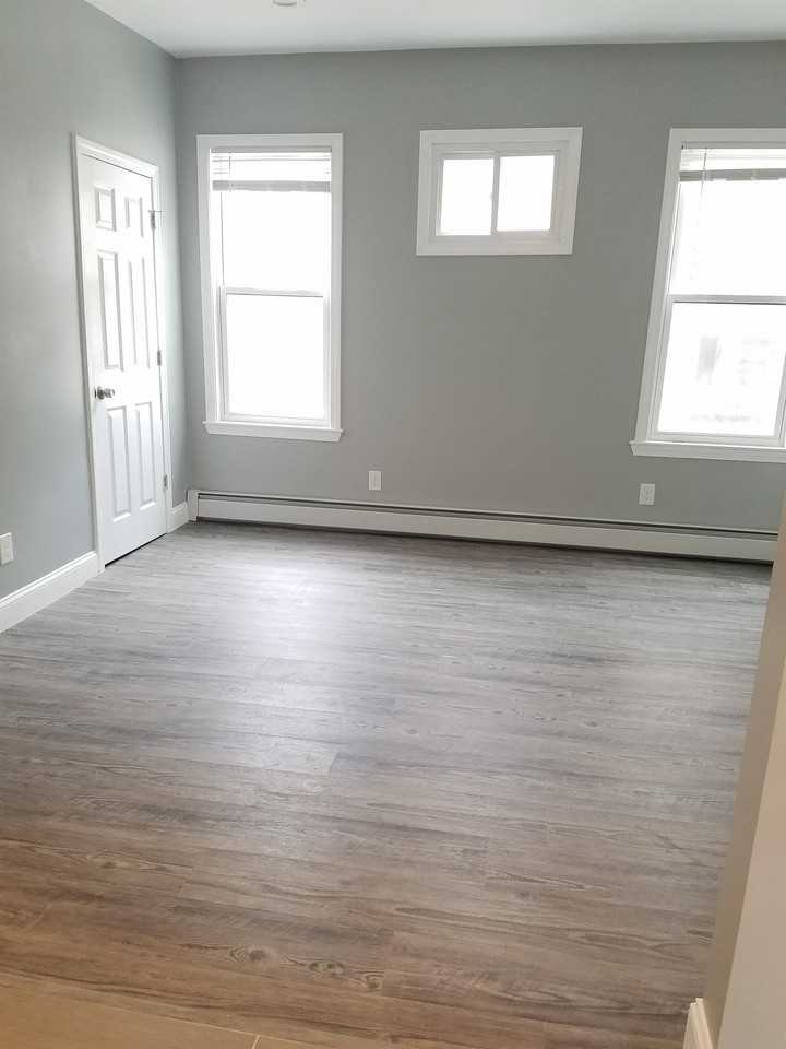 424 Bowdoin Street - Photo 7 of 10