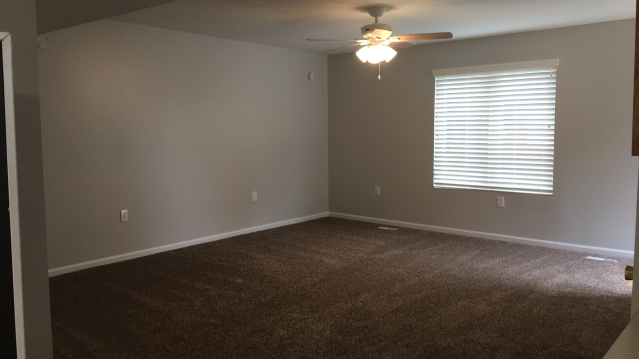 1387 High Street - Photo 3 of 10