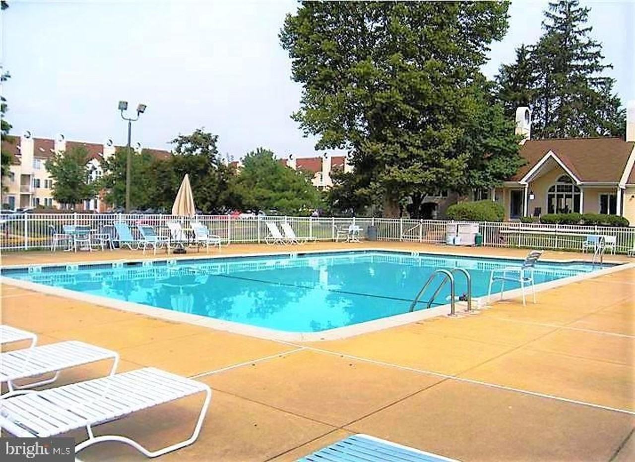 5 Michele Ct - Photo 3 of 12