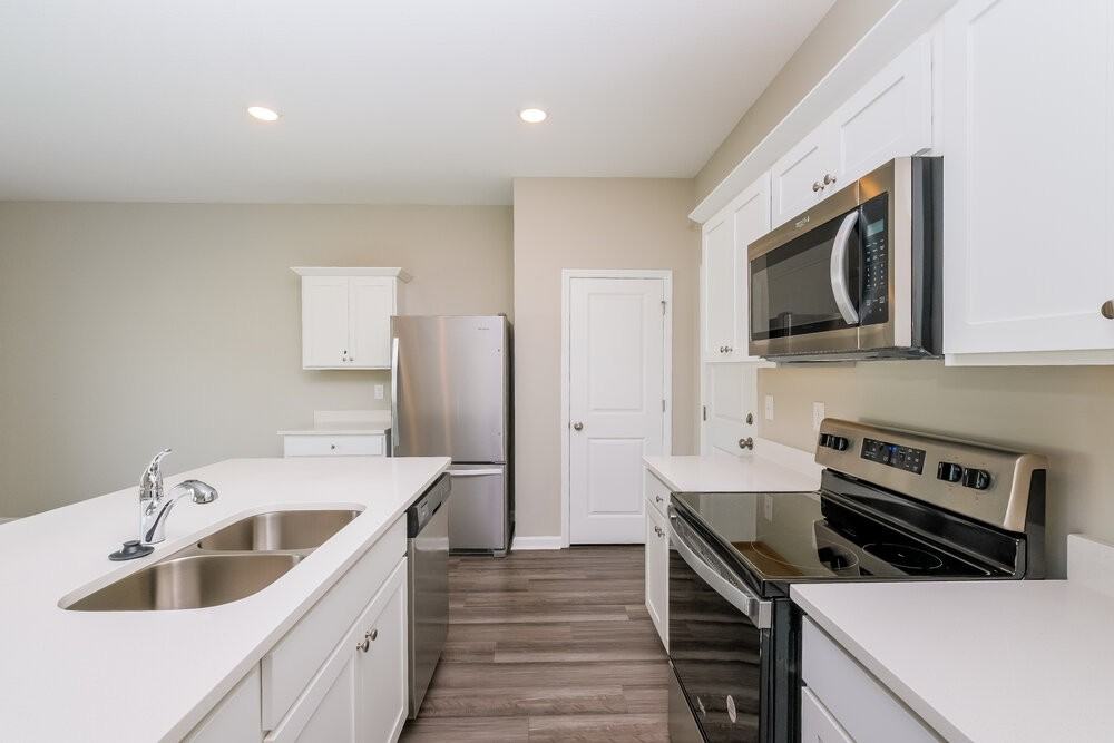 887 Kings Pine Ct - Photo 7 of 17