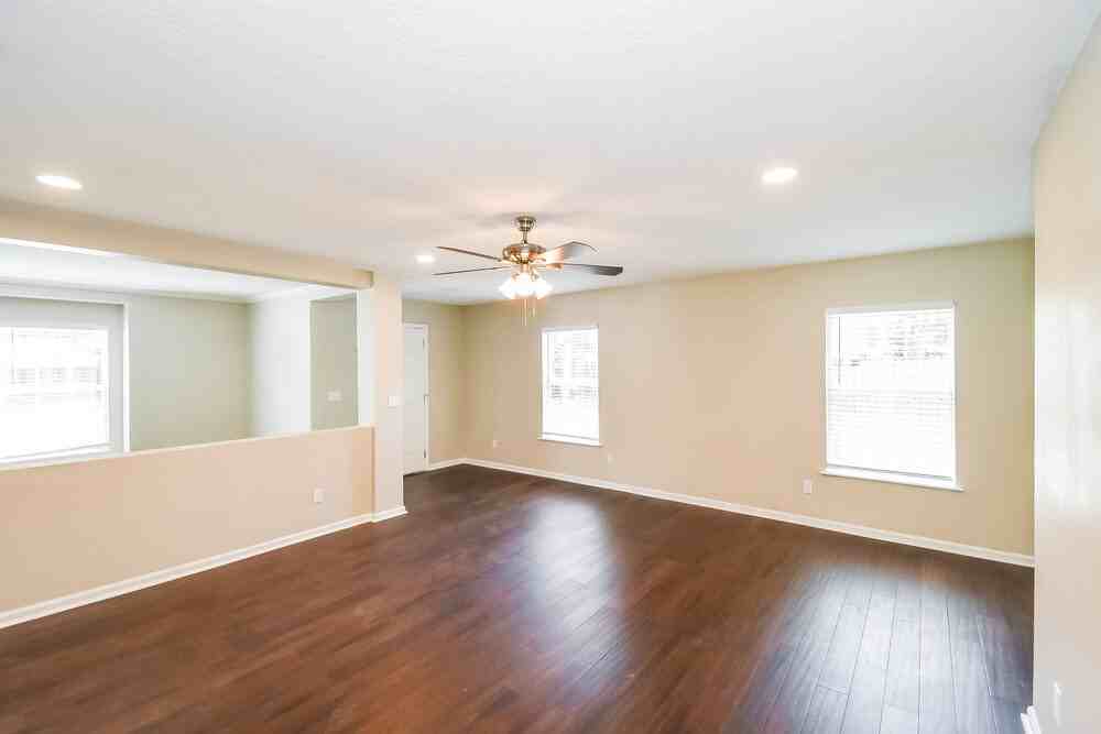 7068 Beekman Lake Dr - Photo 3 of 16