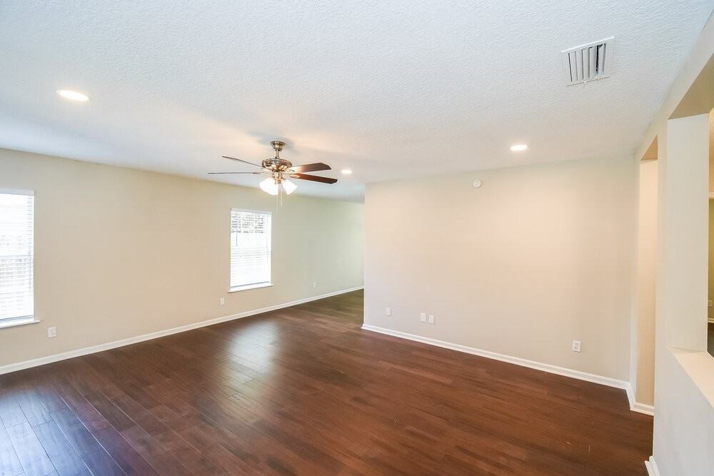 7068 Beekman Lake Dr - Photo 4 of 16