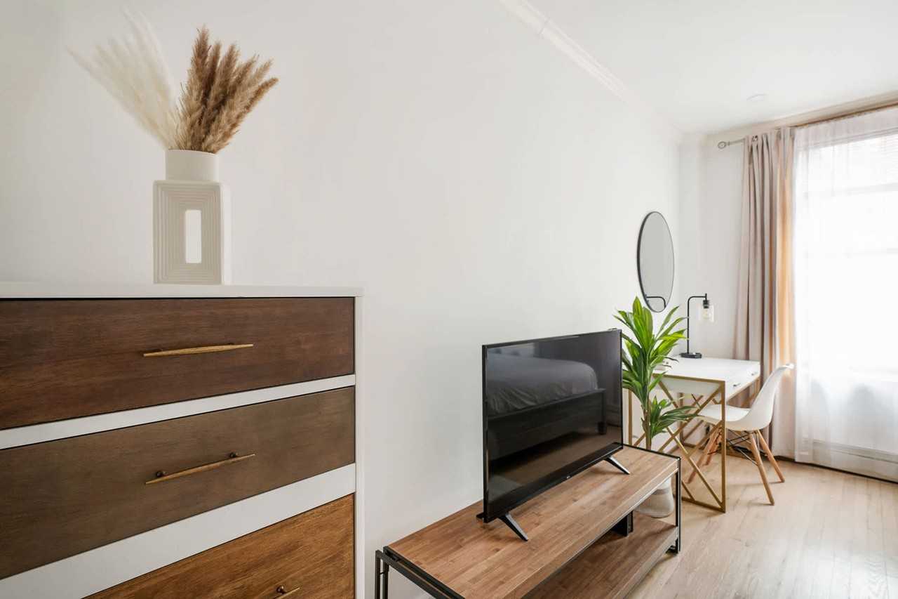 1597 York Avenue #1021958P - Photo 3 of 19