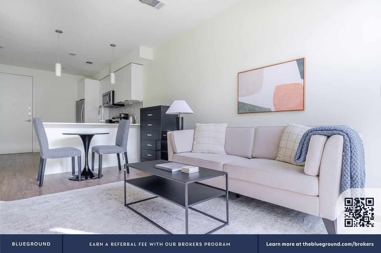 1301 W Koenig Ln #317 - Photo 5 of 44