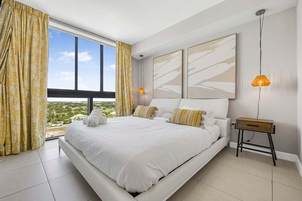 5350 Northwest 84th Avenue - Photo 2 of 80