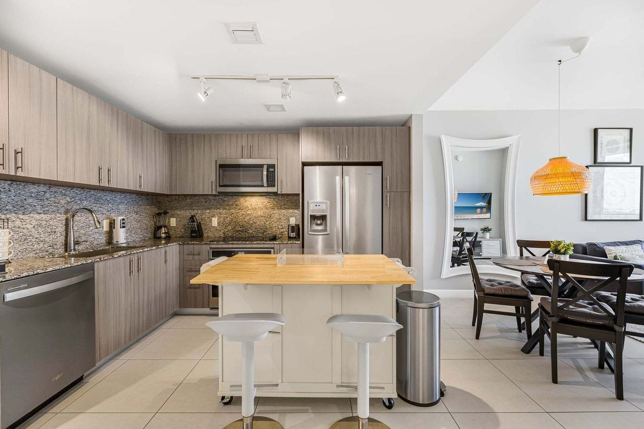 5350 Northwest 84th Avenue - Photo 3 of 80