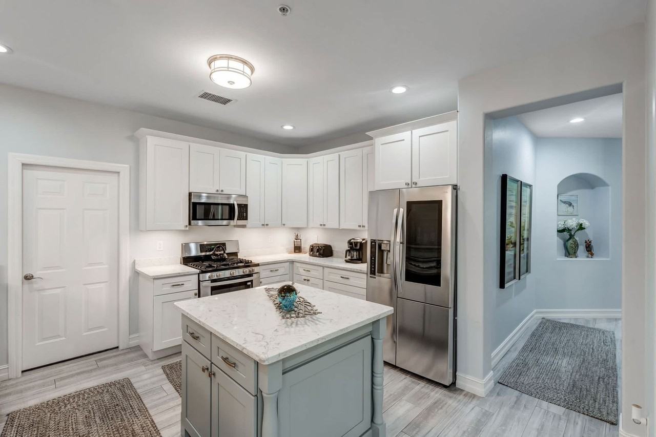 2859 Tiburon Boulevard East #1230864P - Photo 2 of 34