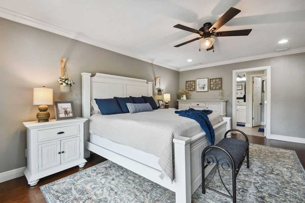 907 Crenshaw Lake Rd #1234468P - Photo 3 of 50