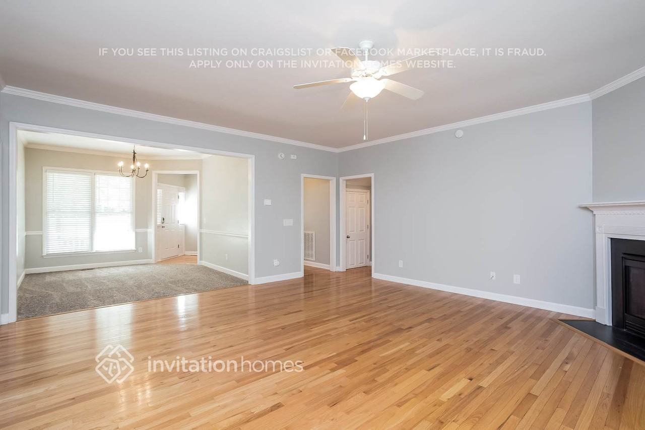 223 Loblolly Dr - Photo 2 of 17