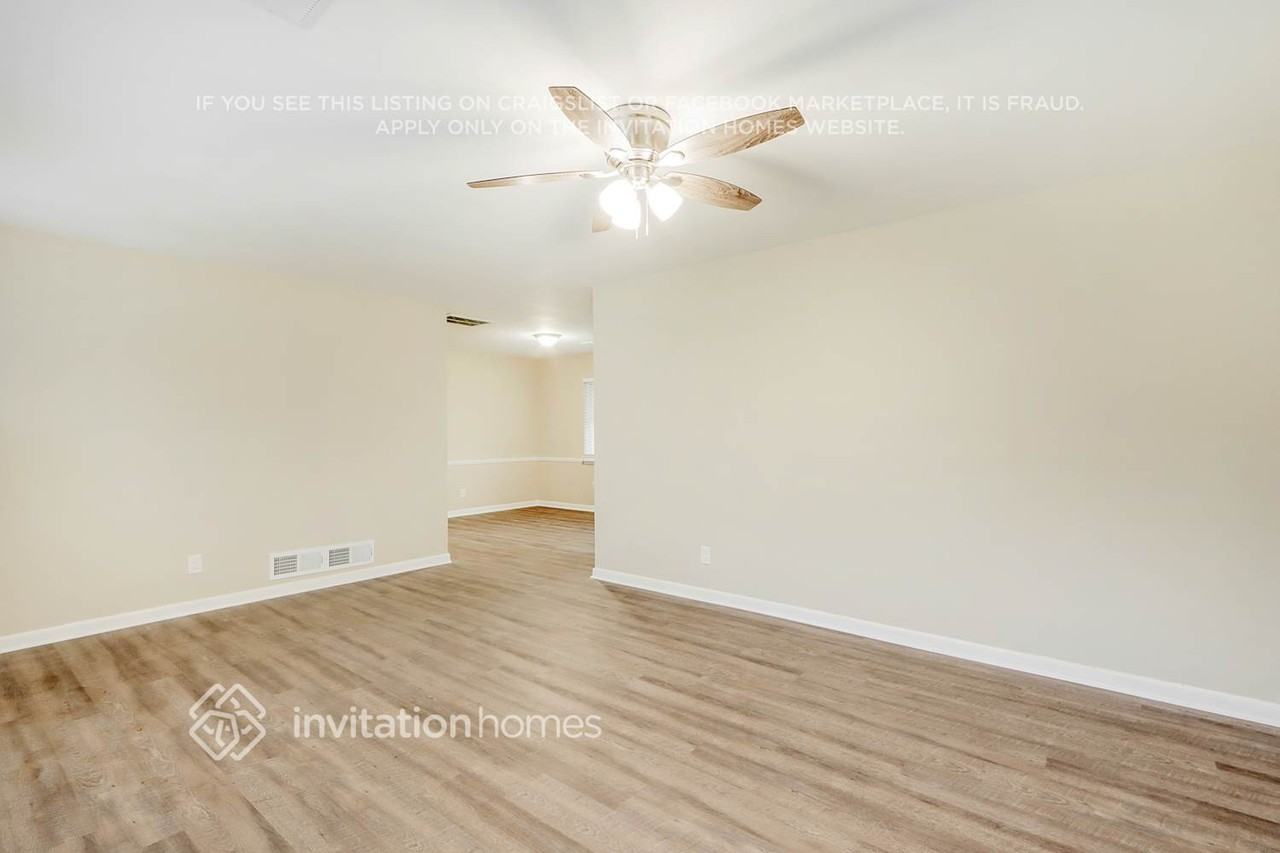 2365 Shamrock Dr - Photo 5 of 24