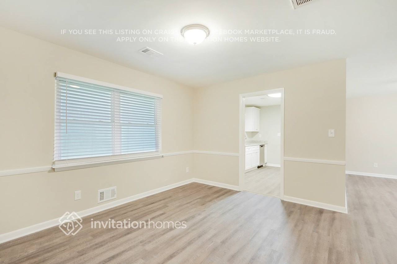 2365 Shamrock Dr - Photo 7 of 24