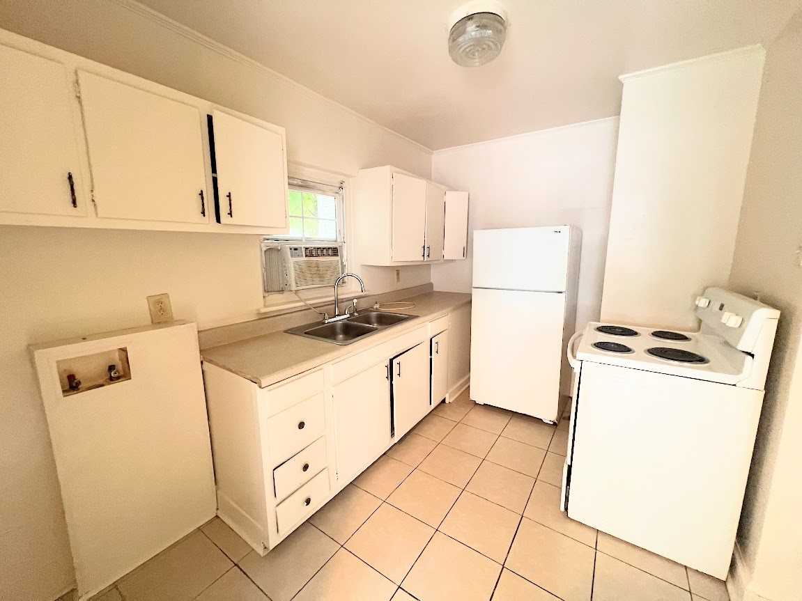 221 North 16th Avenue - Photo 2 of 9