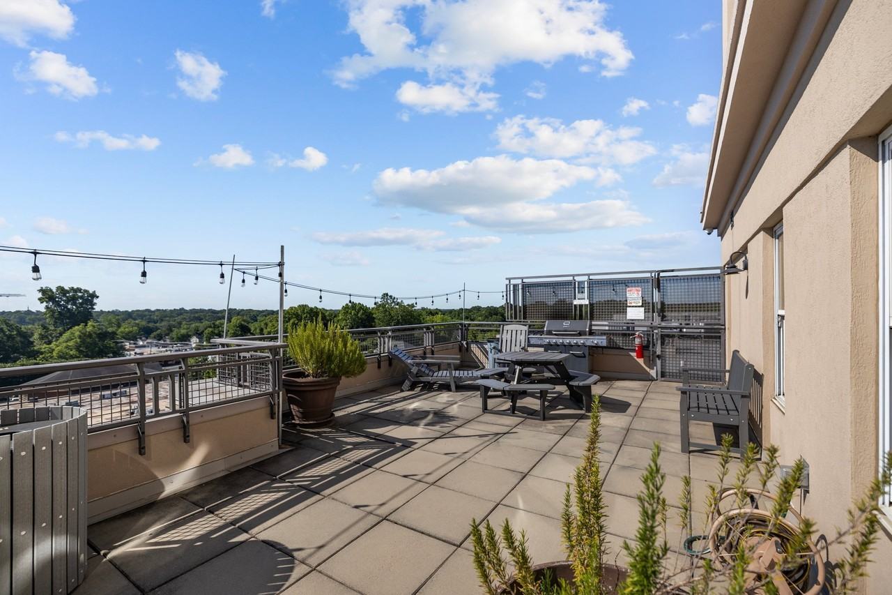 1315 East Blvd #402 - Photo 3 of 50