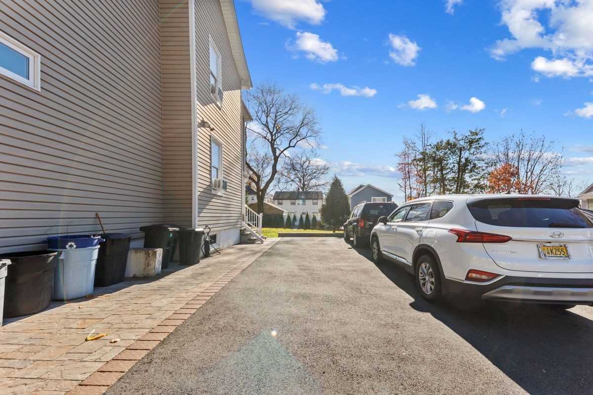 7 Webster St - Photo 2 of 18