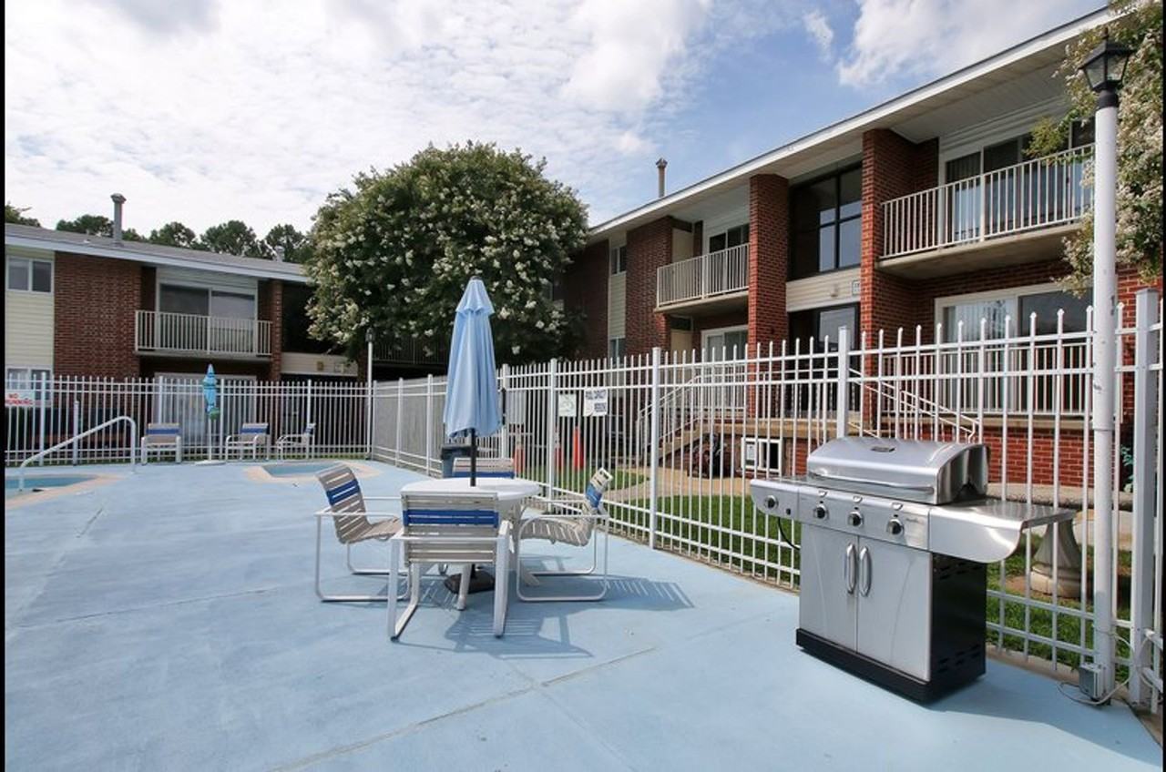 East Bay Apartments - Photo 4 of 17
