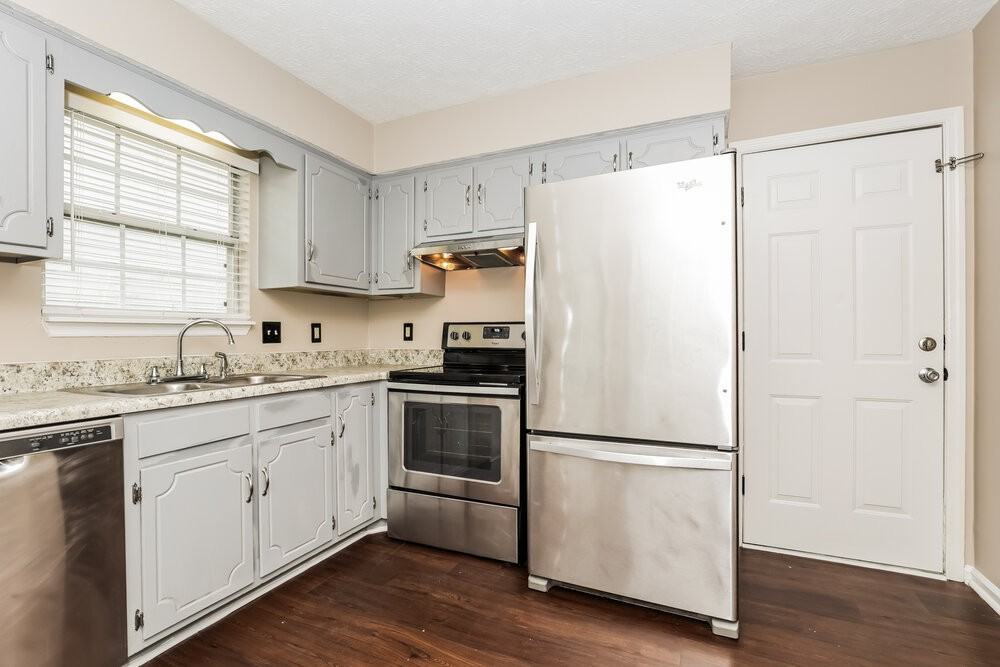 5340 Village Way - Photo 6 of 16