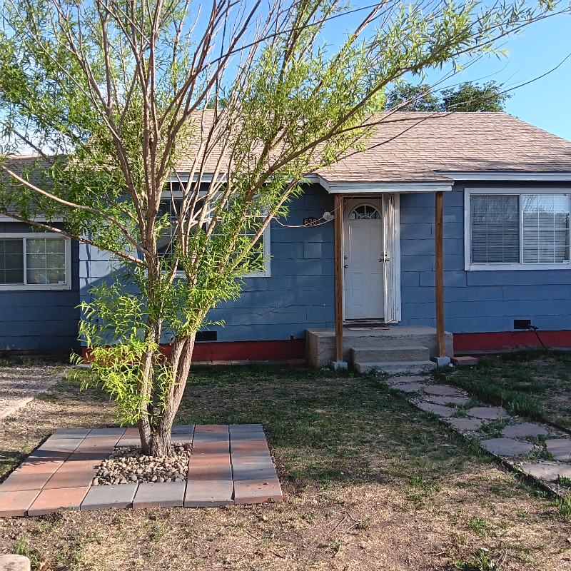 630 E 6th St - Photo 6 of 16