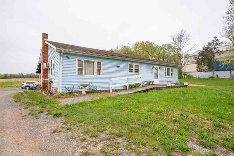 748 Avondale Rd - Photo 2 of 20