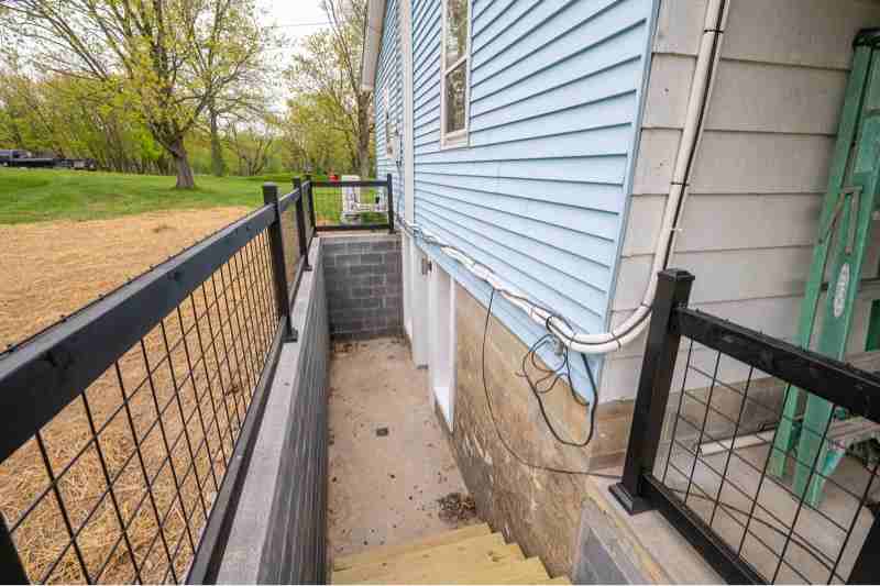 748 Avondale Rd - Photo 3 of 20