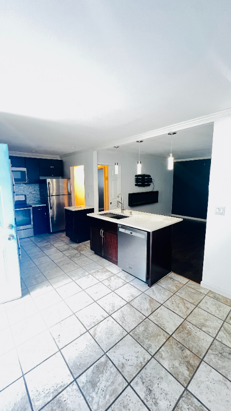 933 East Ave - Photo 4 of 25