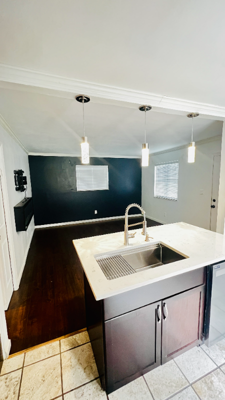 933 East Ave - Photo 5 of 25