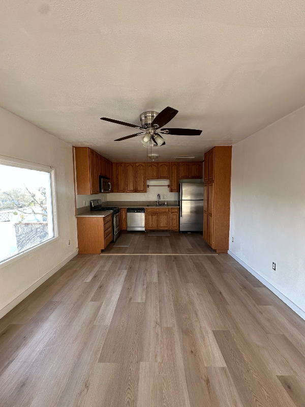 395 San Joaquin St #A - Photo 2 of 7