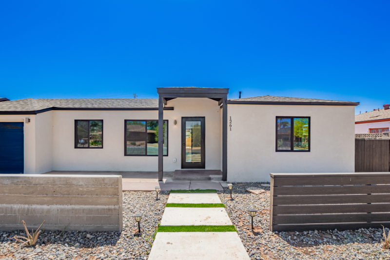 1261 E Cambridge Ave - Photo 3 of 20