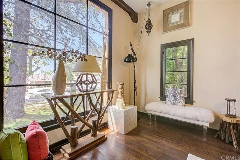 1607 W Kenneth Rd - Photo 2 of 15