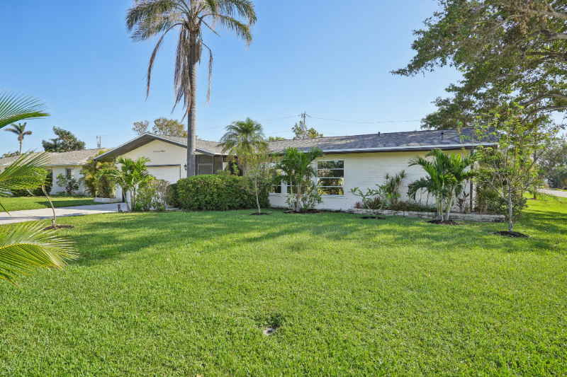 3719 Se 1st Pl - Photo 3 of 24