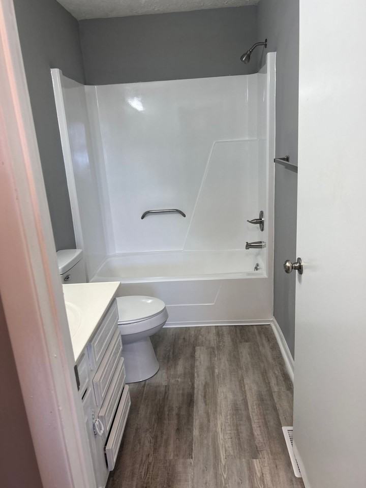 Stonybrook Apartments - Photo 5 of 14